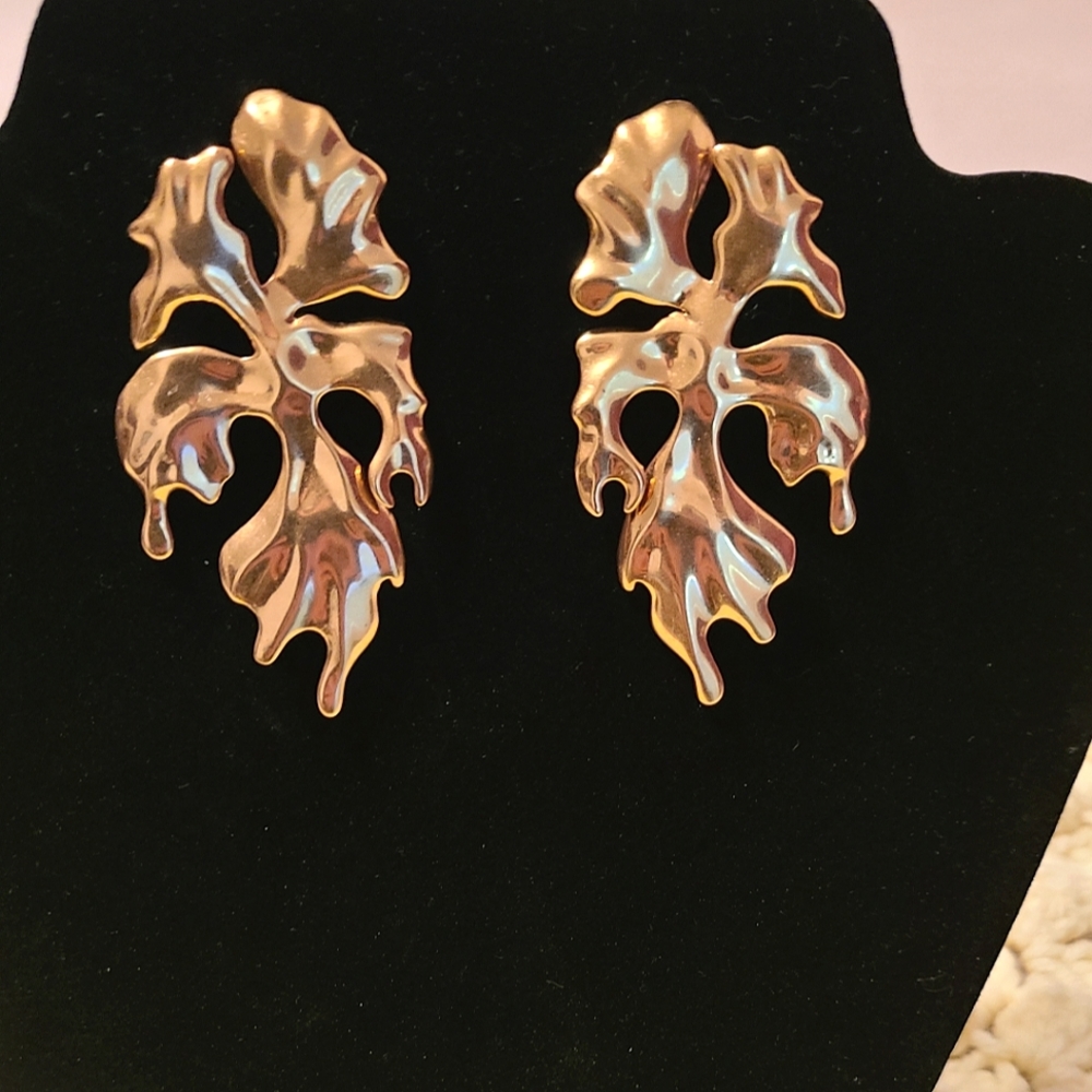 Kendra Scott gold plated leaves earrings